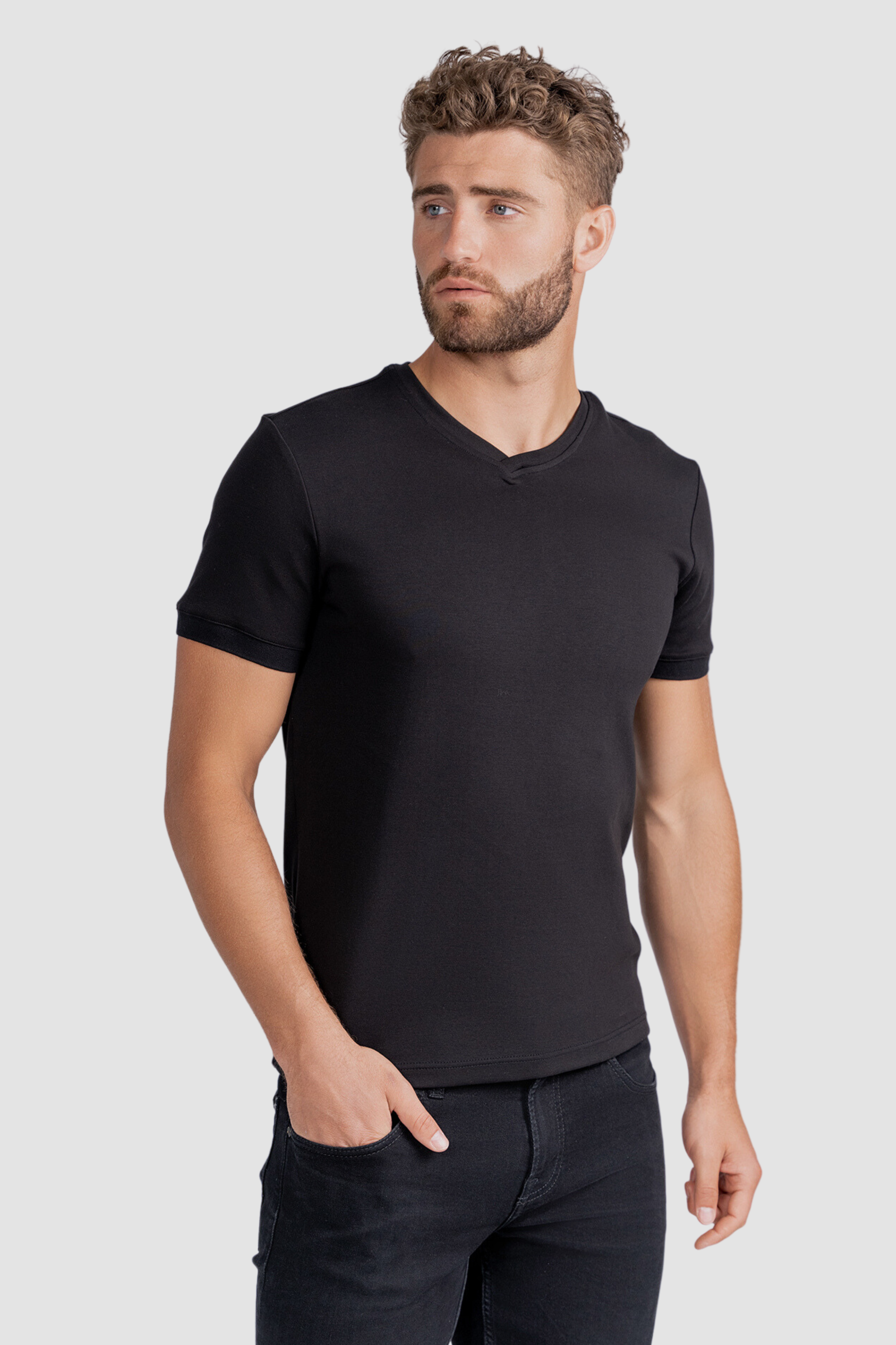 V Neck Vs Crew Neck T Shirt  Which One Is Better For Your